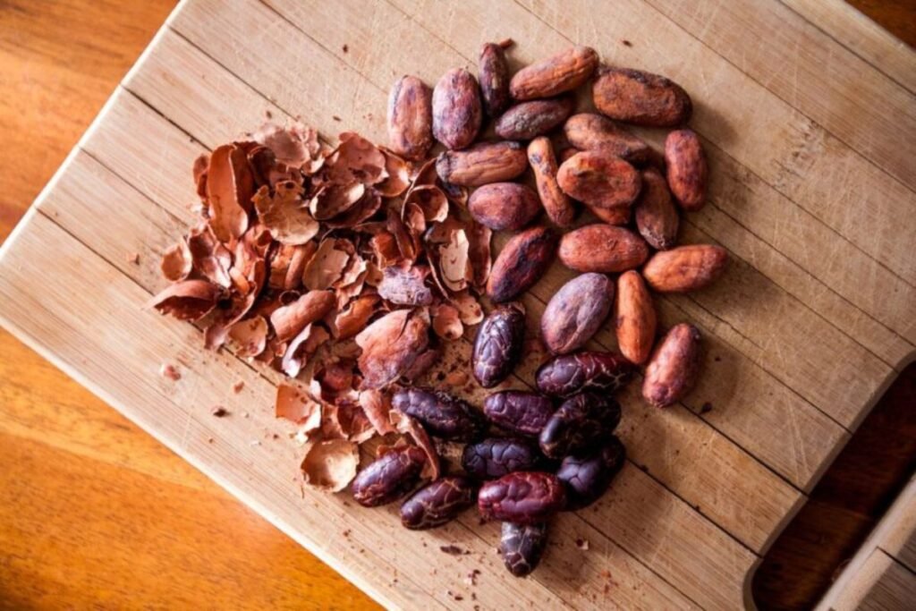 Cacao husks for cacao tea