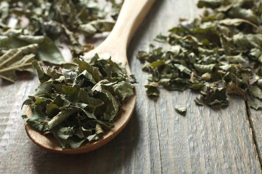 Dried Mamaki leaves